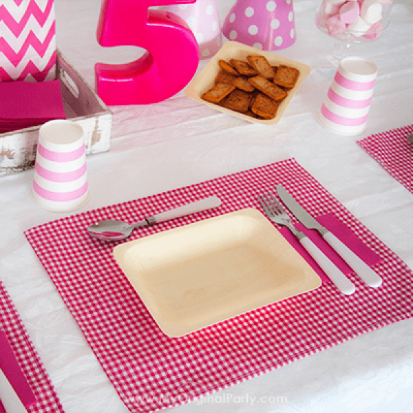 Seis mesas modernas y a la carta Manteles individuales en color fucsia